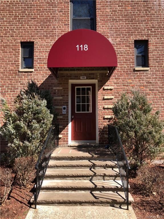 Property Photo:  118 Richbell Road C4  NY 10543 