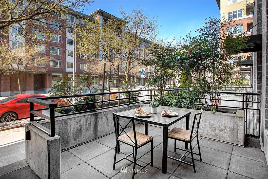 Property Photo:  5440  Leary Avenue NW 106  WA 98107 
