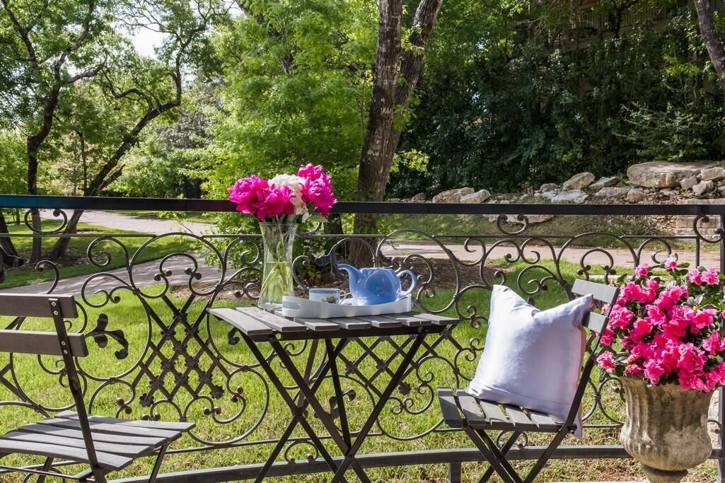 Property Photo: 8942 Wimberly Cove TX 78735
