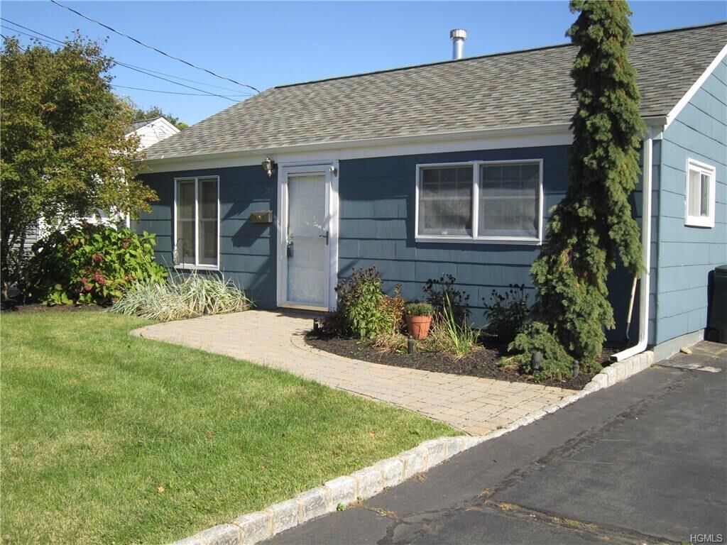 Property Photo:  32 Peck Street  NY 10993 