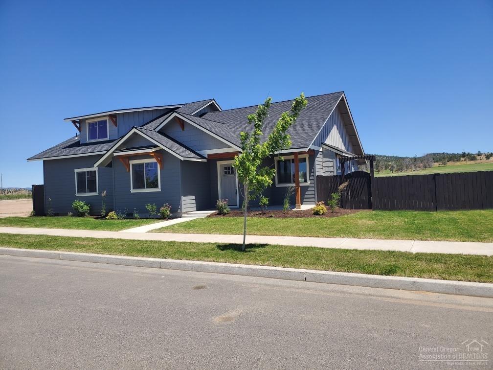 Property Photo: 1002 NE Discovery Loop OR 97754