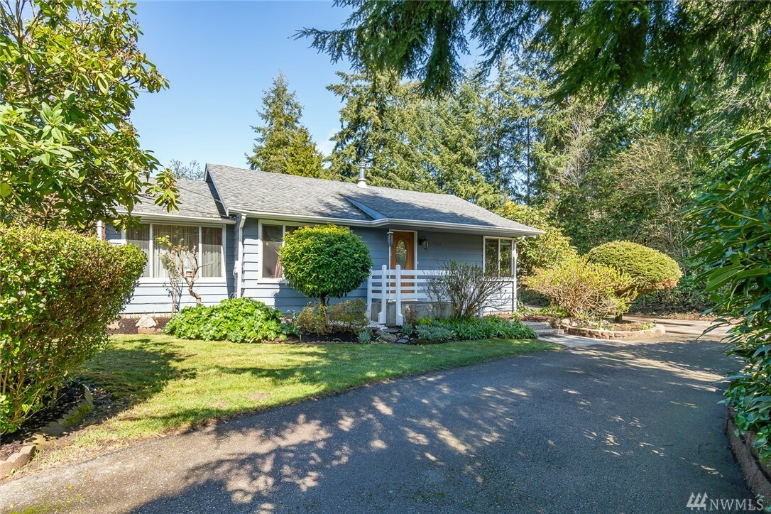 Property Photo:  9101 244th St SW  WA 98026 