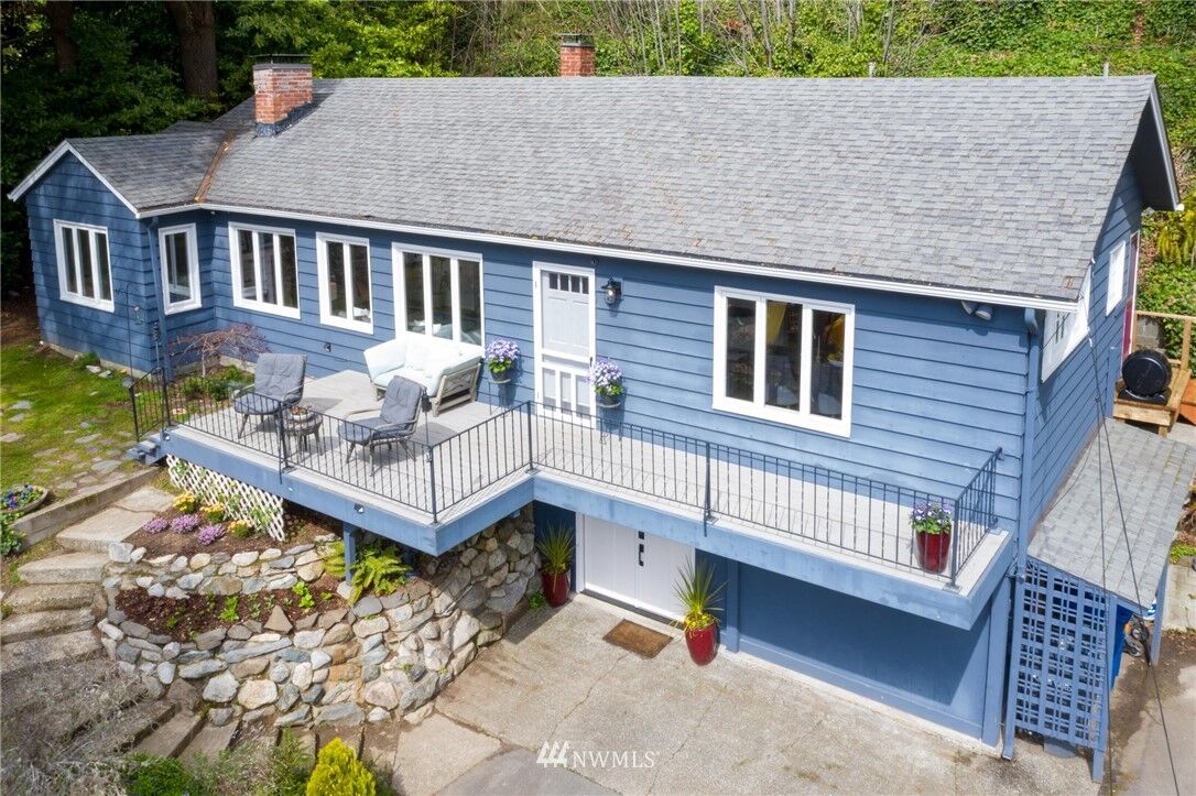 Property Photo:  2412 SW 172nd Street  WA 98166 