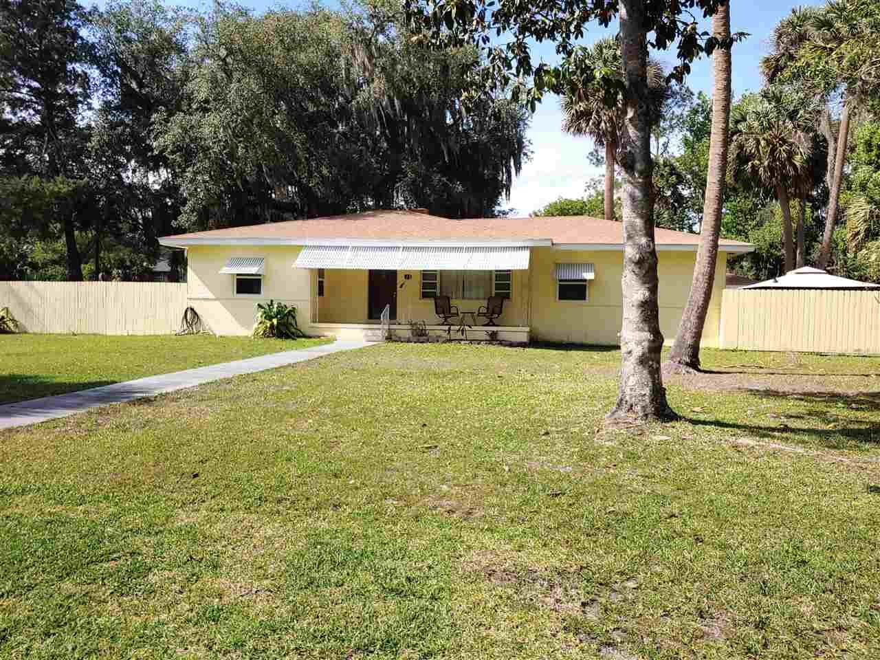 Property Photo:  201 E Cochran Ave  FL 32145 