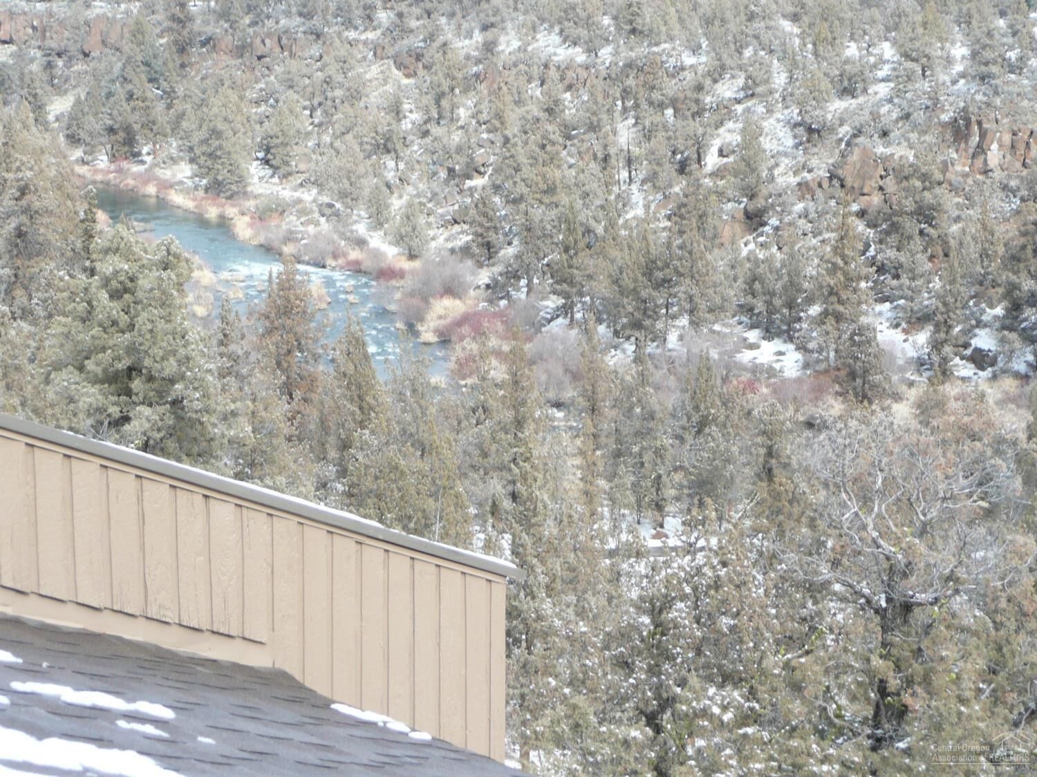 Property Photo: 1850 Redtail Hawk Rv-53G Drive OR 97756