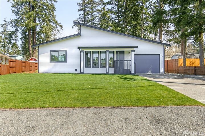 Property Photo: 139 179th Street E WA 98387