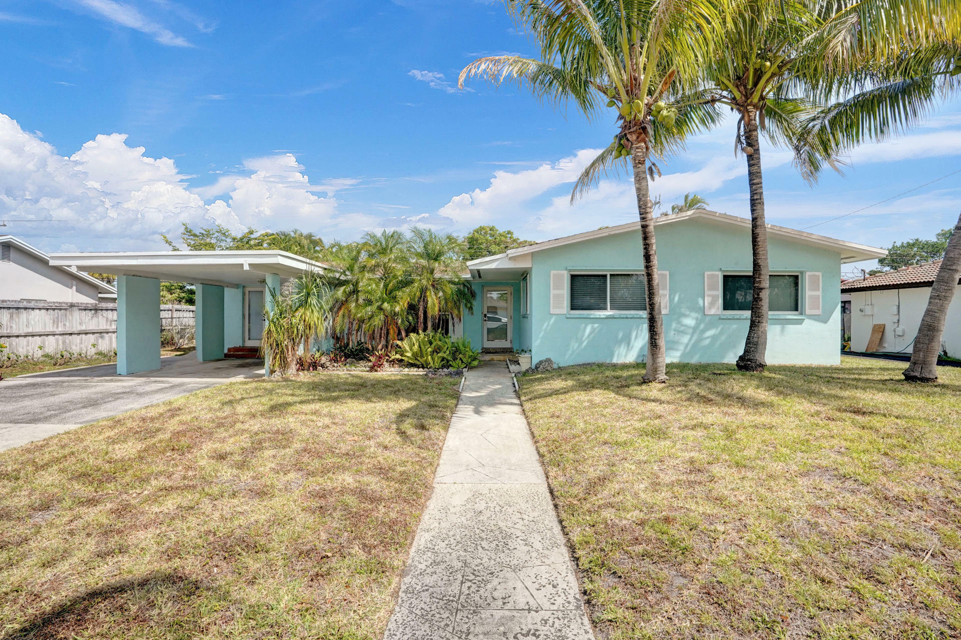 Property Photo:  1301 NW 7th Street  FL 33486 