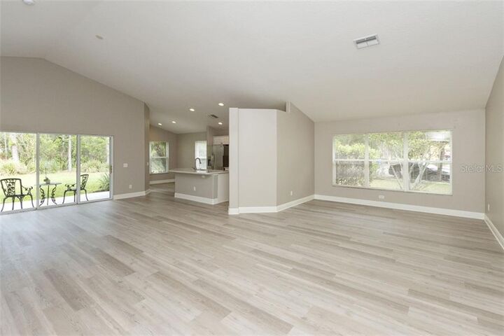 Property Photo:  18626 Le Dauphine Place  FL 33558 