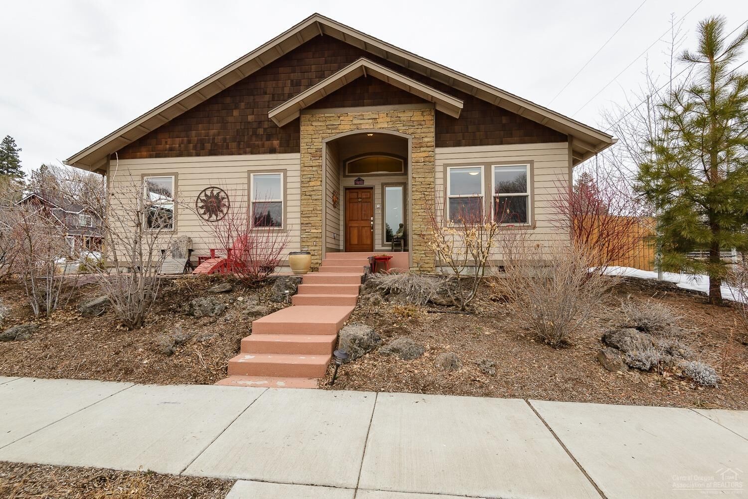 Property Photo: 1090 NE Hobbs Court OR 97701