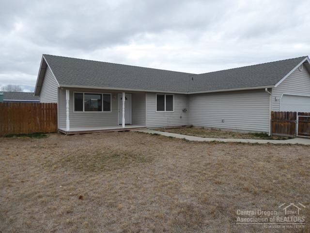 Property Photo:  543 Center Ridge Drive  OR 97734 