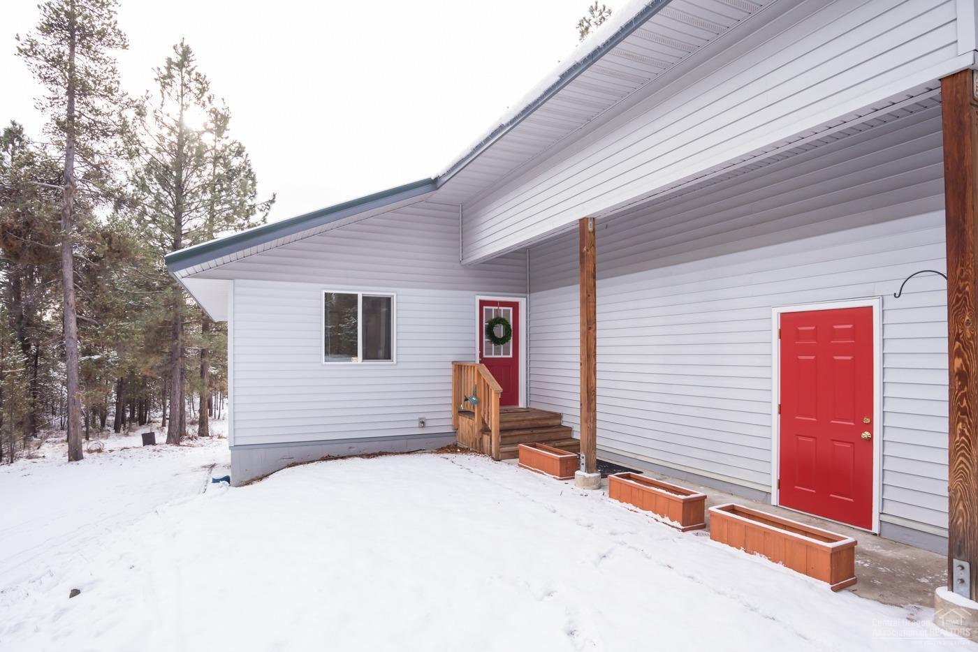 Property Photo: 16949 Covina Road OR 97707