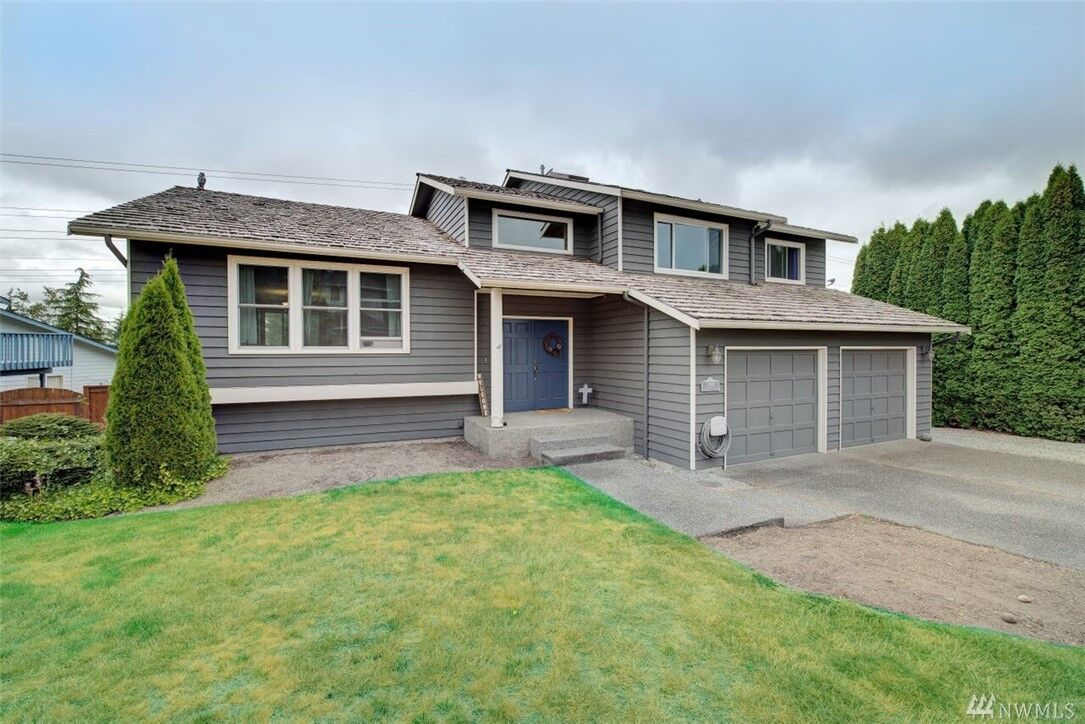 Property Photo: 11009 41st Avenue SE WA 98208