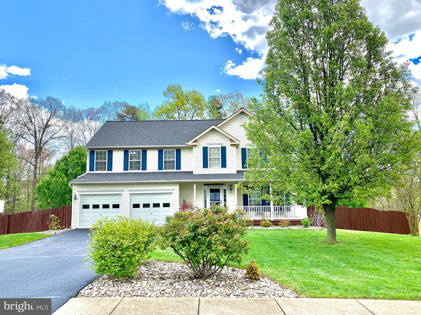 Property Photo: 5482 Quaint Drive VA 22193