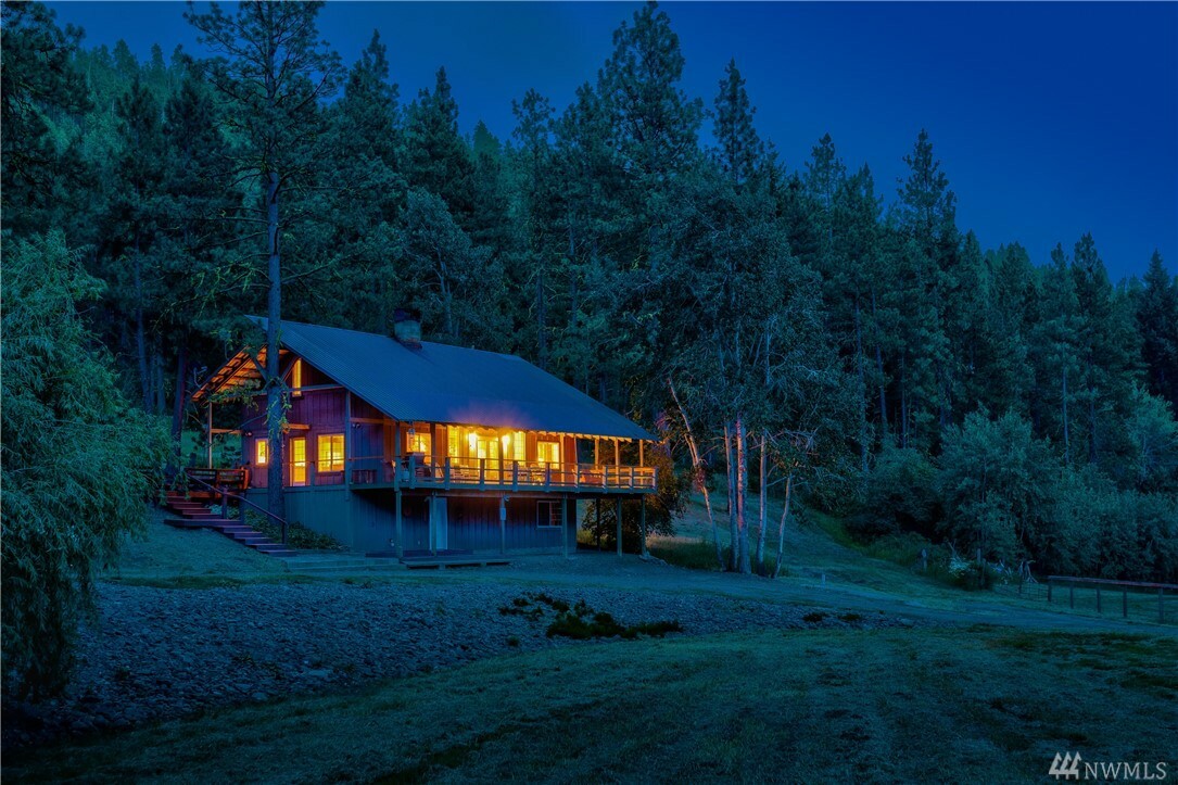 Property Photo:  140 Williams Creek Rd  WA 98922 