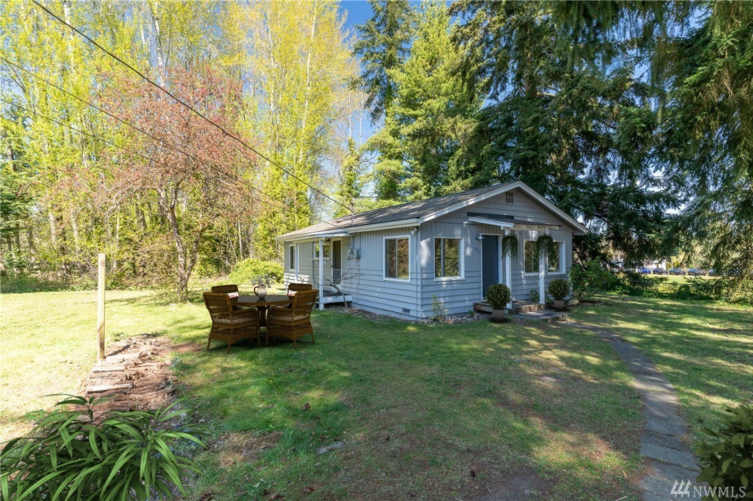 Property Photo:  3111 200th Place SW  WA 98036 