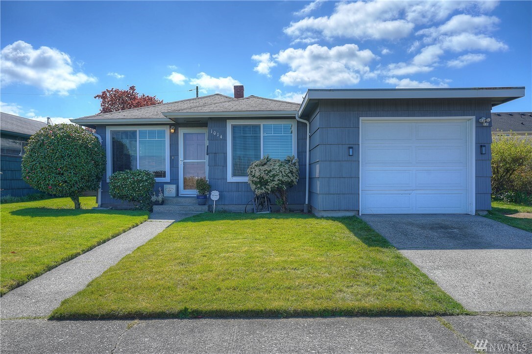 Property Photo: 1014 S Wright Avenue WA 98418