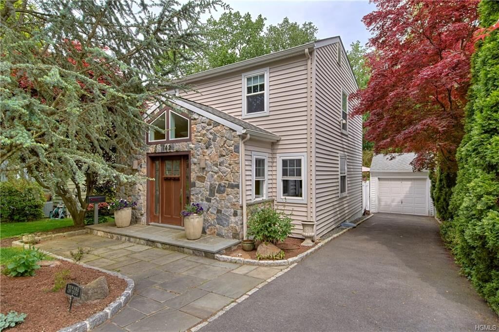 Property Photo:  142 Beverly Road  NY 10605 