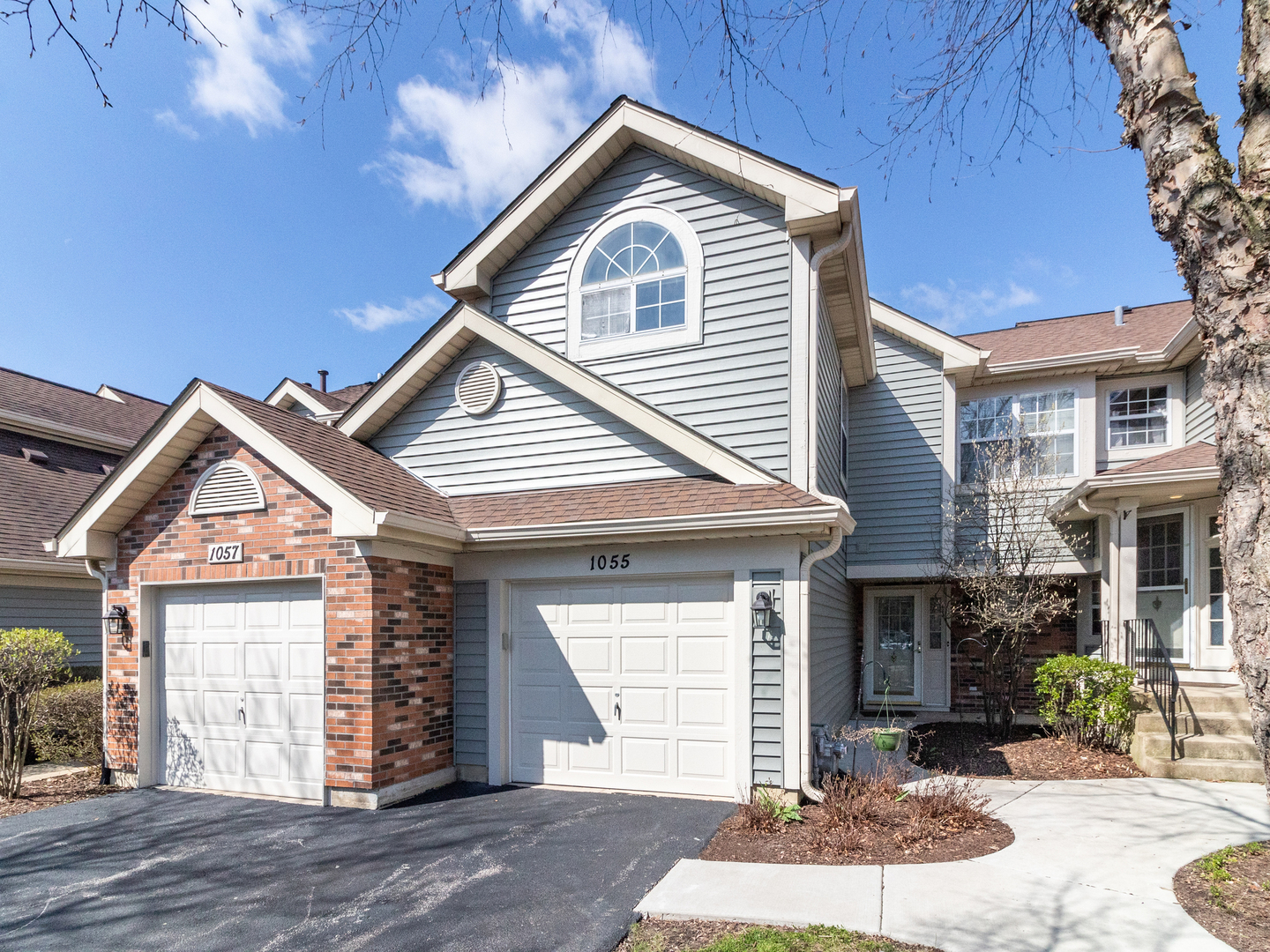 Property Photo: 1055 Rockport Drive IL 60188