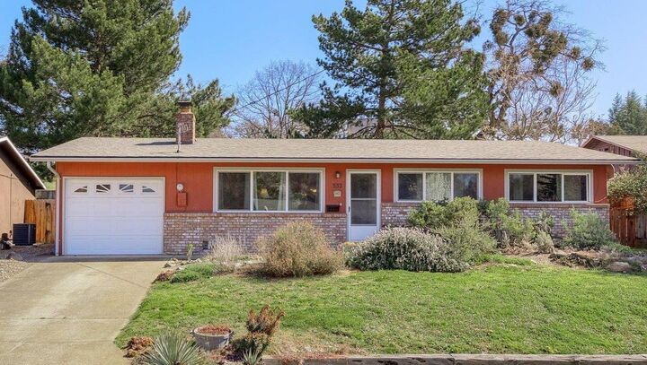 533 Eastwood Drive  Medford OR 97504 photo