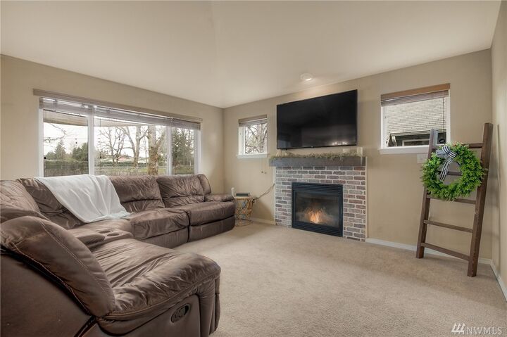 Property Photo:  2145  Pleasanton Court SE  WA 98503 