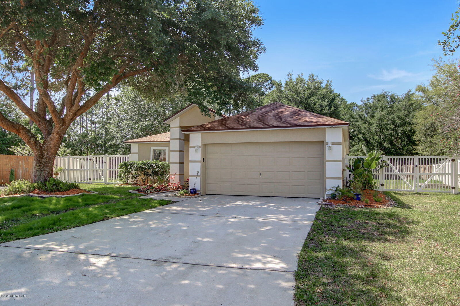 Property Photo:  11019 Miata Court  FL 32246 