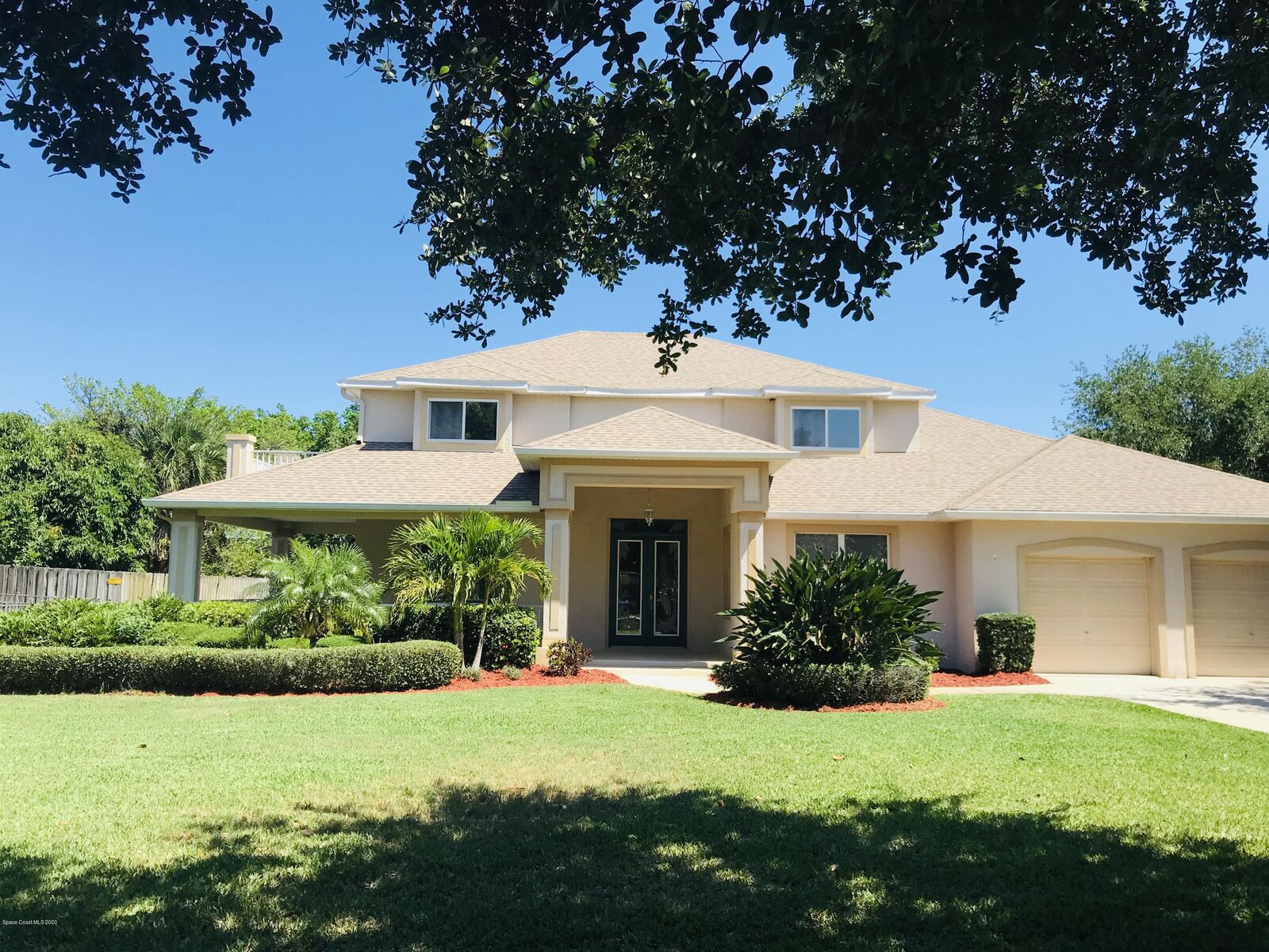 Property Photo: 1104 Dusk View Drive FL 32952