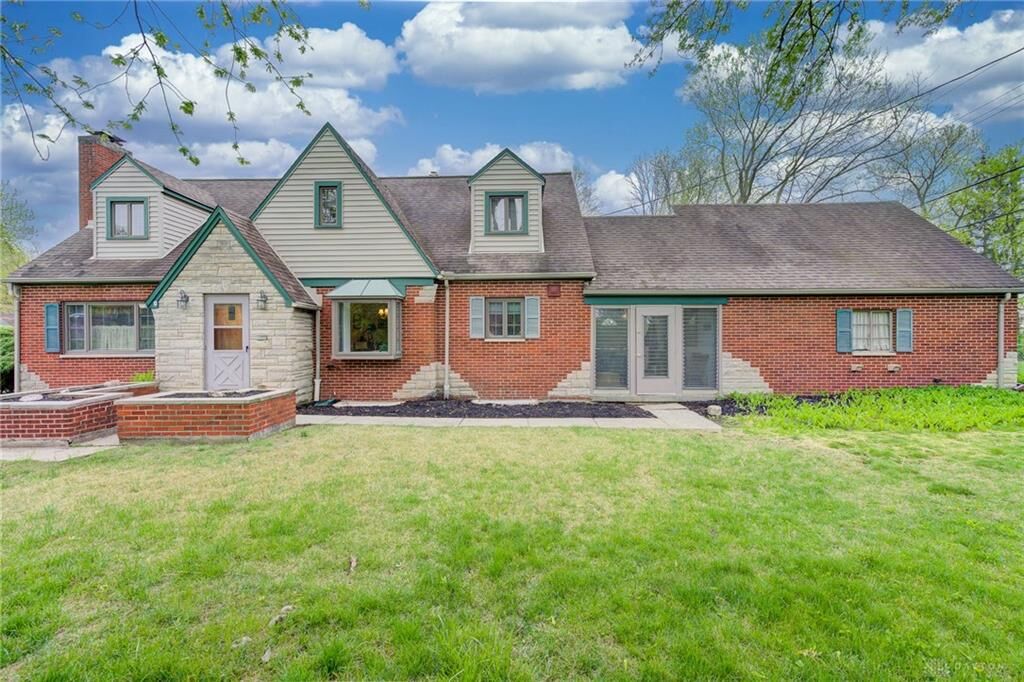 Property Photo: 4003 Stonehaven Road OH 45429