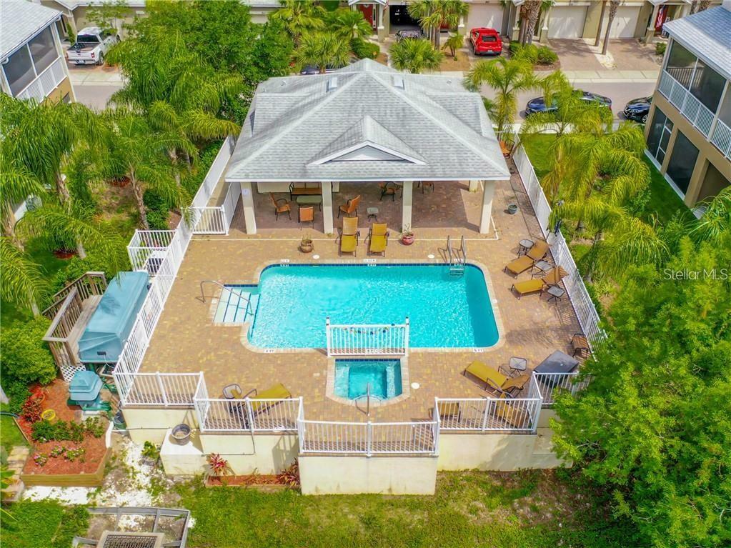 Property Photo:  812 Callista Cay Loop  FL 34689 