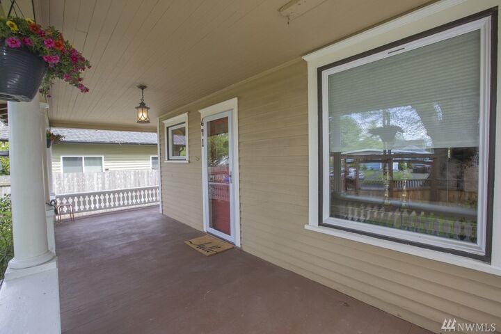 Property Photo:  641 S Steele Street  WA 98405 