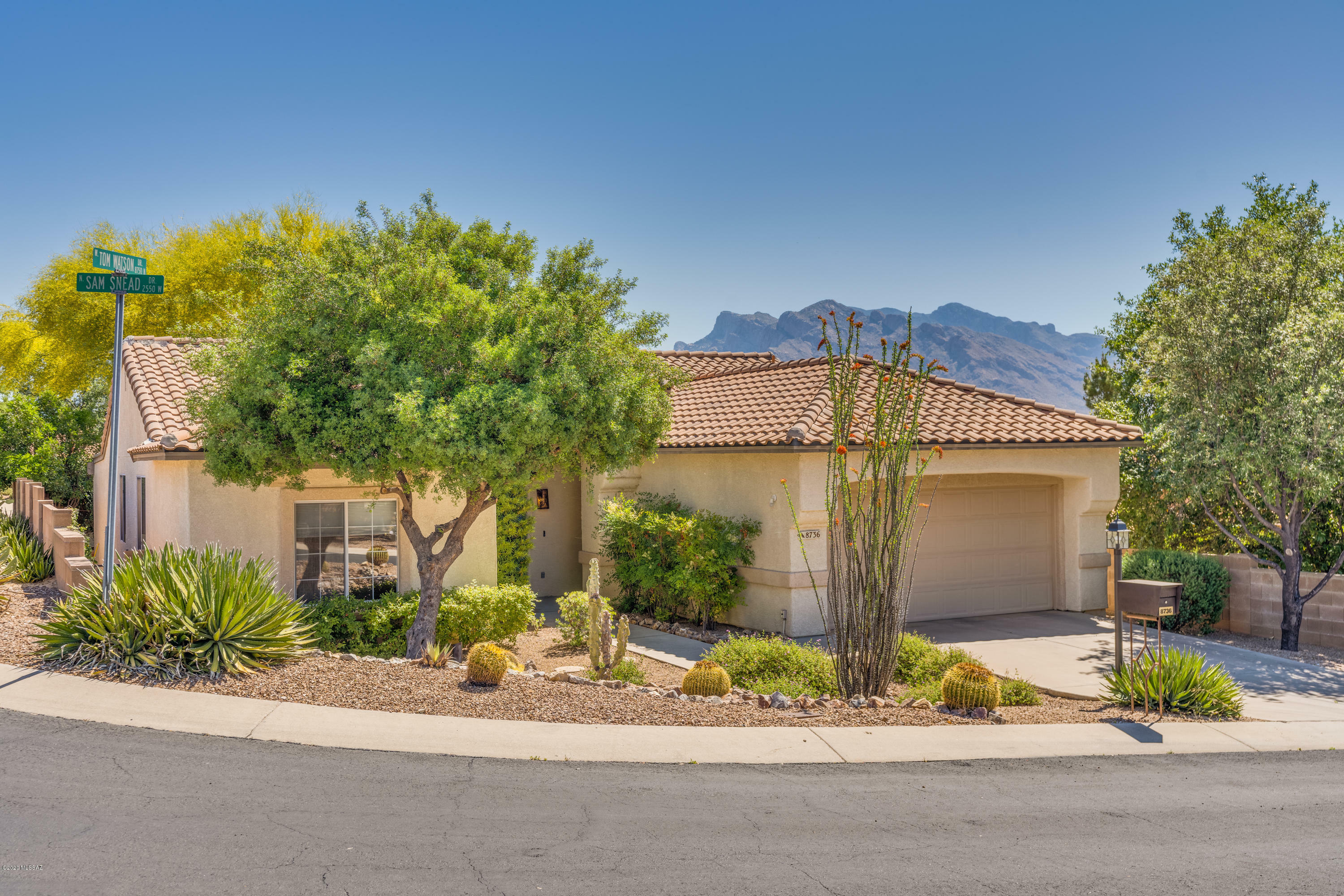 Property Photo:  8736 N Sam Snead Drive  AZ 85742 