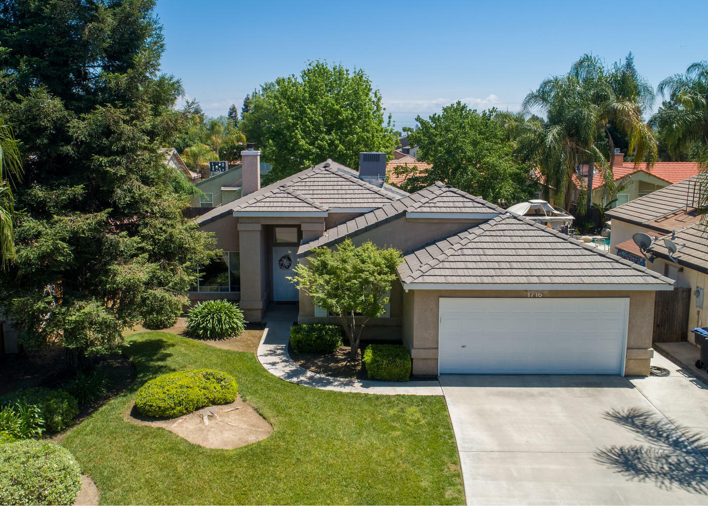 Property Photo:  1716 N Rio Vista Court  CA 93292 