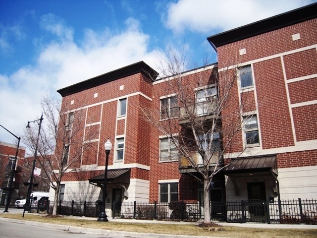 Property Photo: 758 W 14th Street 203 IL 60607
