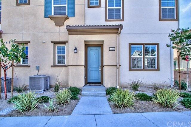 Property Photo: 40385 Calle Real CA 92563