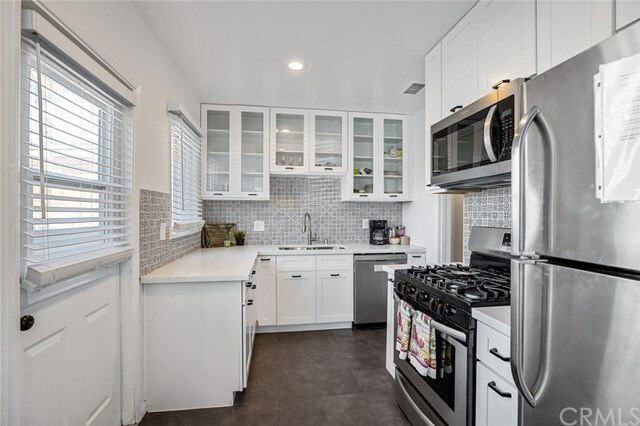 Property Photo:  5715 Campo Walk  CA 90803 