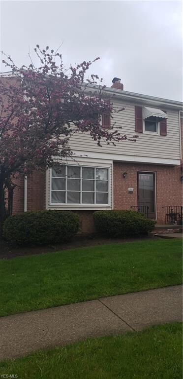 Property Photo:  5863 Bear Creek Drive  OH 44146 