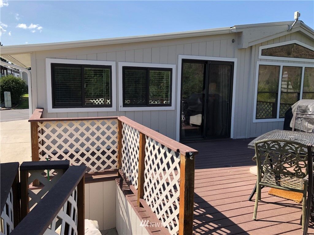 Property Photo:  8542 Crescent Bar Road NW 305  WA 98848 