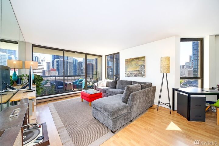 Property Photo: 2201 3rd Avenue 1206 WA 98121