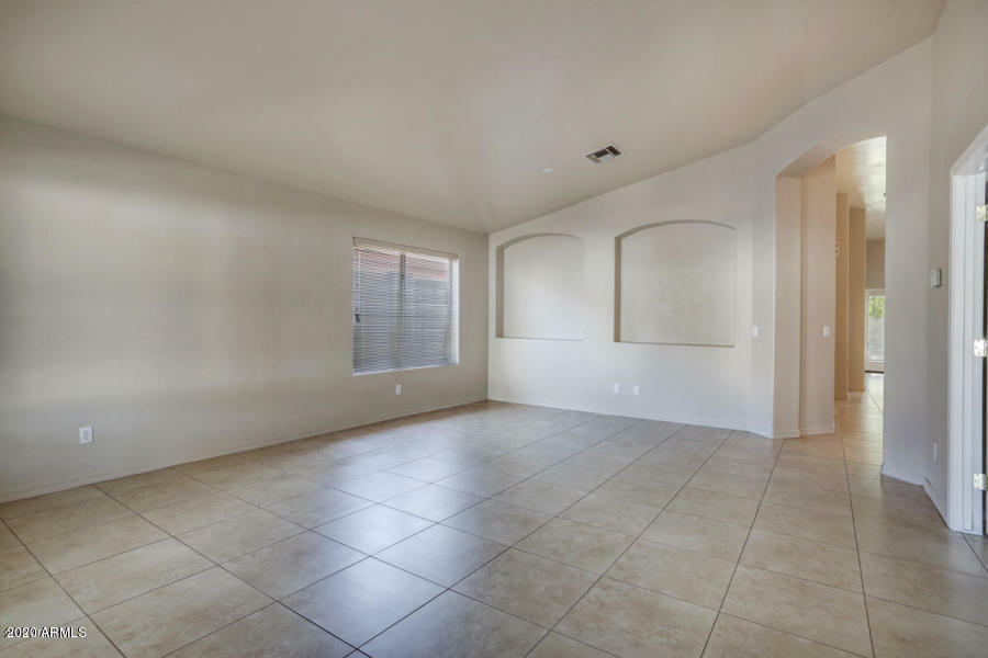 Property Photo:  3913 W Lone Cactus Drive  AZ 85308 