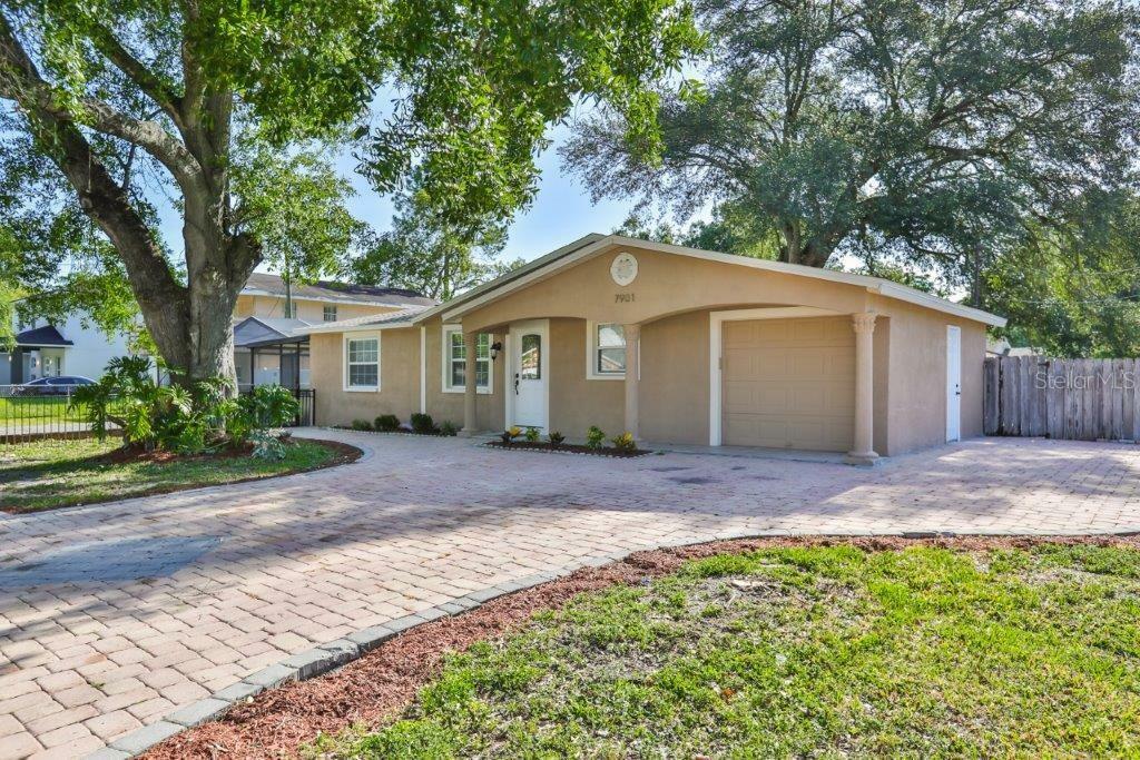 Property Photo:  7901 N Packwood Avenue  FL 33604 