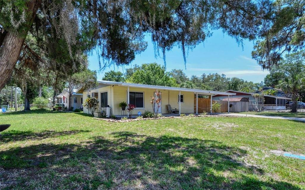 Property Photo:  1206 2nd Avenue E  FL 34208 