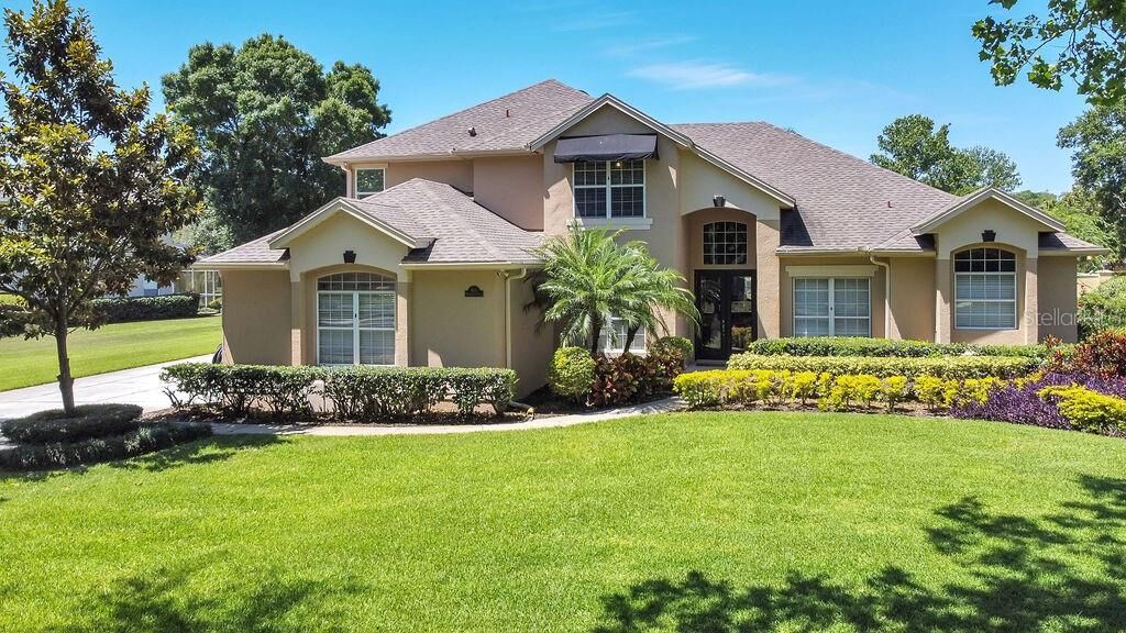 Property Photo: 901 Kingsbridge Drive FL 32765