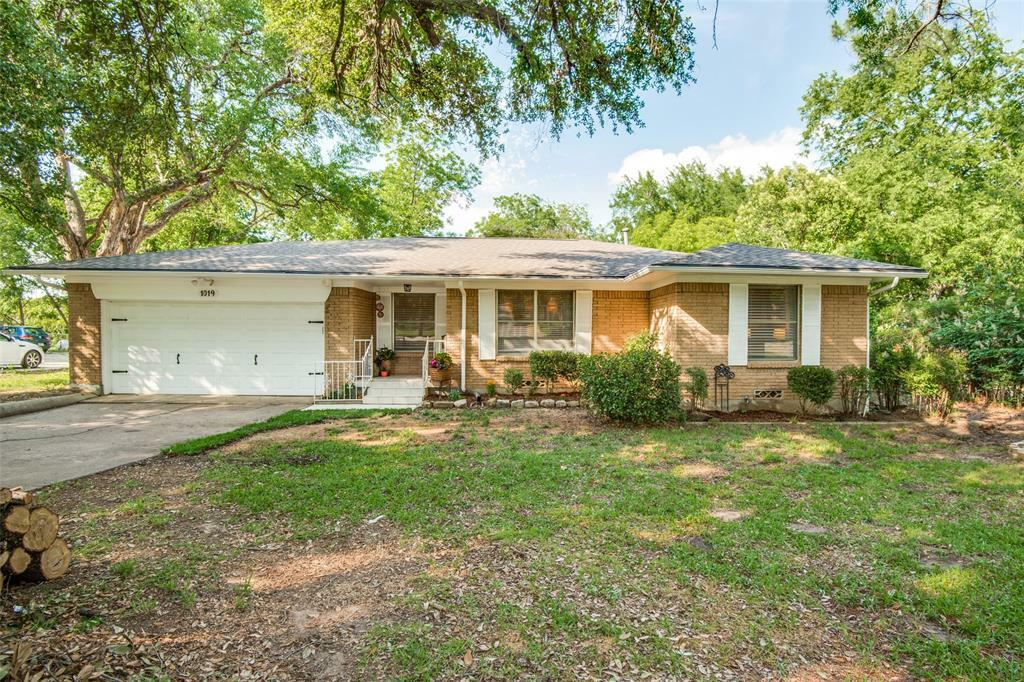 Property Photo:  1019 E Windsor Drive  TX 76209 