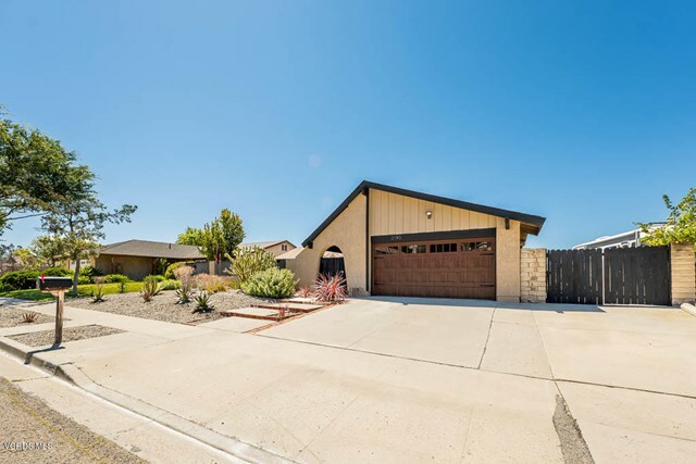 Property Photo:  2190 Stoneman Street  CA 93065 