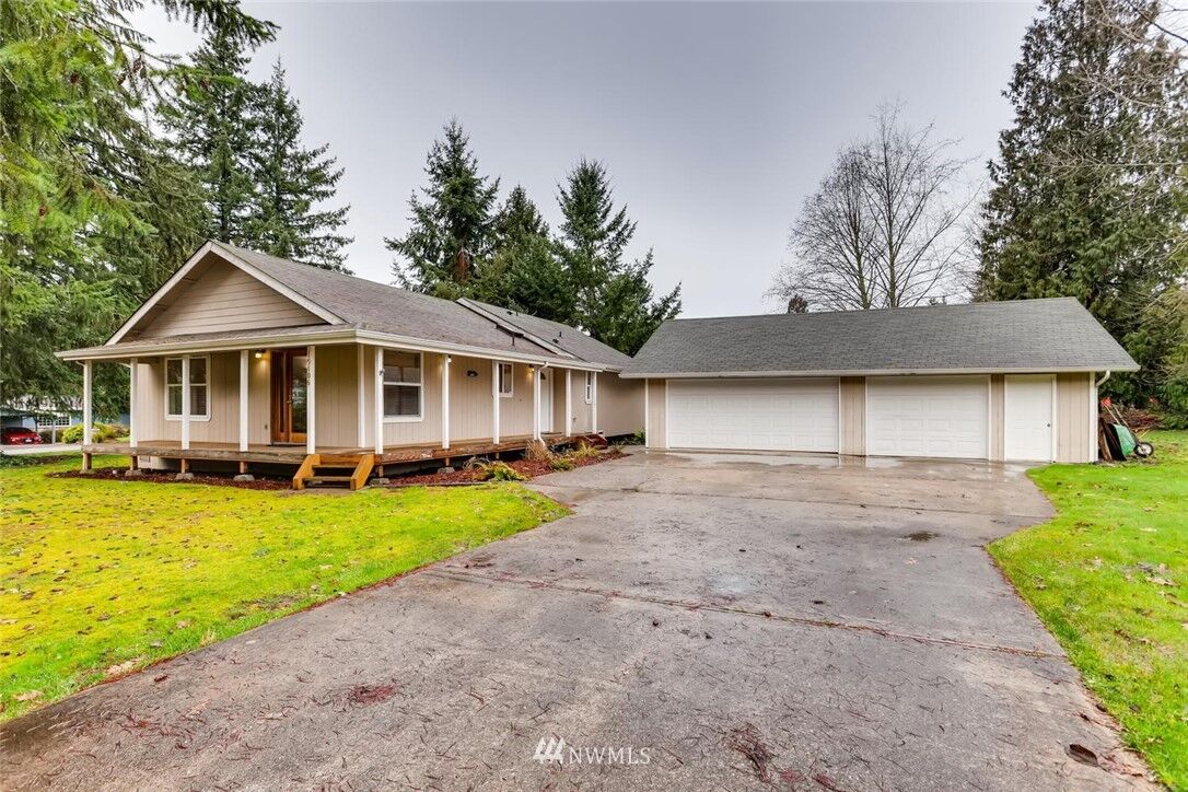 Property Photo:  15106 SE 107th Street  WA 98059 