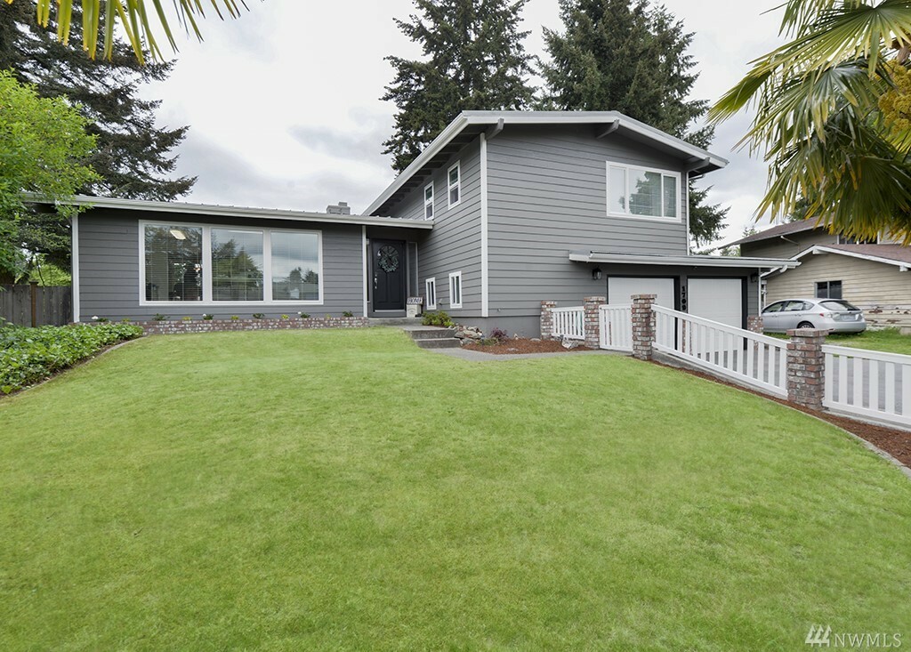 Property Photo: 1709 Whitman Ave NE WA 98059