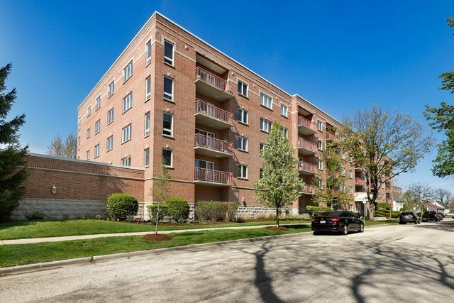 Property Photo:  1378 Perry Street 504  IL 60016 