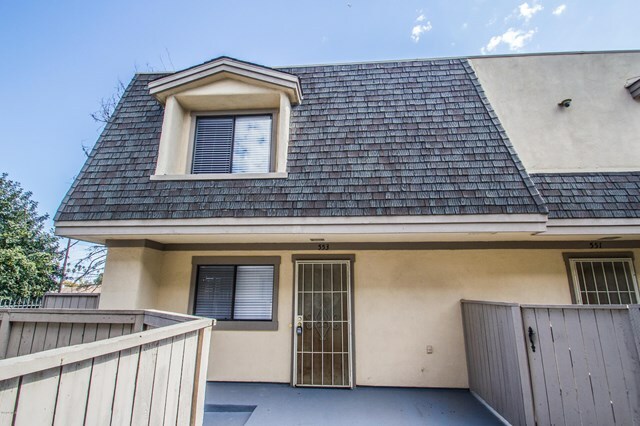 Property Photo:  553 S E Street  CA 93030 