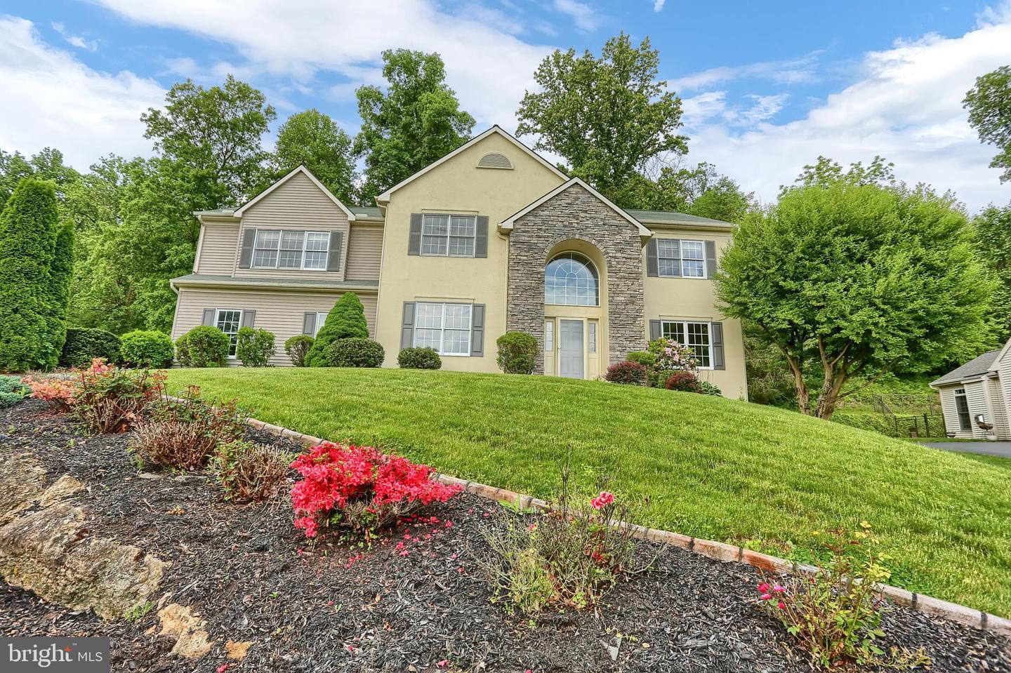Property Photo: 1324 Sylvan Road PA 17601