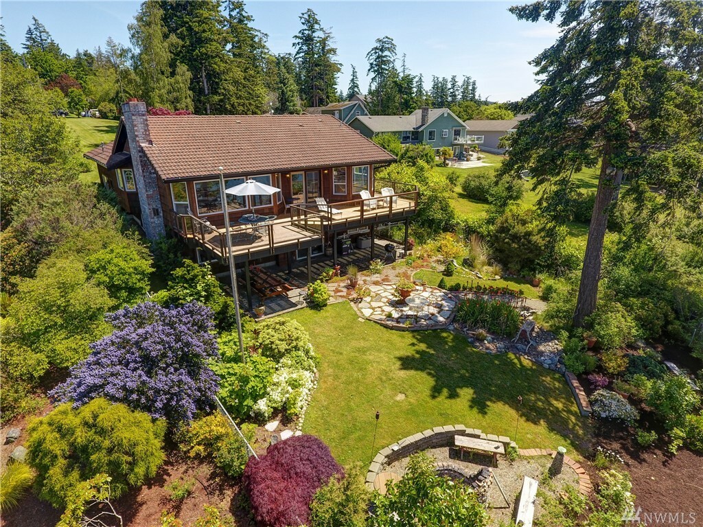 Property Photo:  812 Sundown Lane  WA 98282 