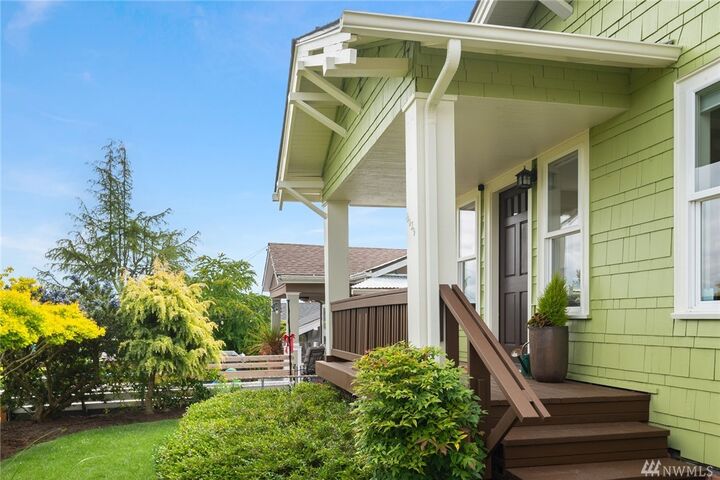 Property Photo:  4039  38th Avenue SW  WA 98126 